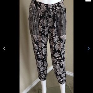 American Eagle Floral Joggers Pants Women's Size S